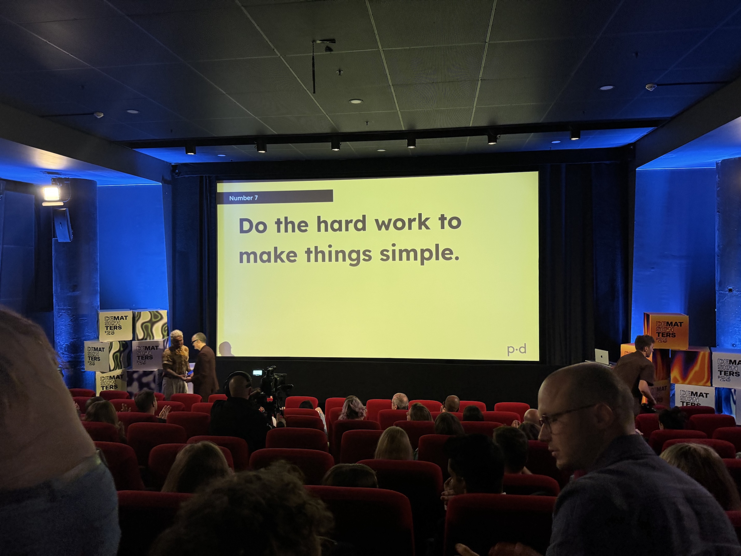 Do the hard work to make things simple.と書かれているスライド。